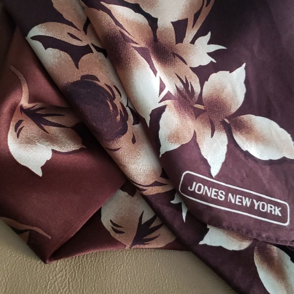 JONES OF NEW YORK pure silk scarf